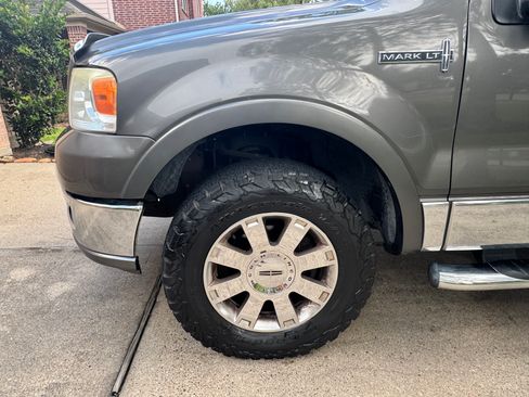 Used 2006 Lincoln Mark LT 4x4 image 15