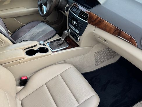 Used 2012 Mercedes-Benz C 250 Sedan image 11