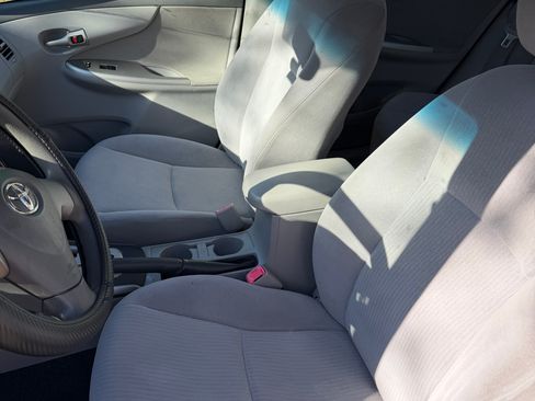 Used 2010 Toyota Corolla image 9