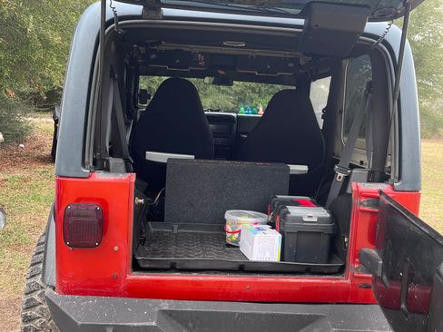 Used 2002 Jeep Wrangler SE image 9