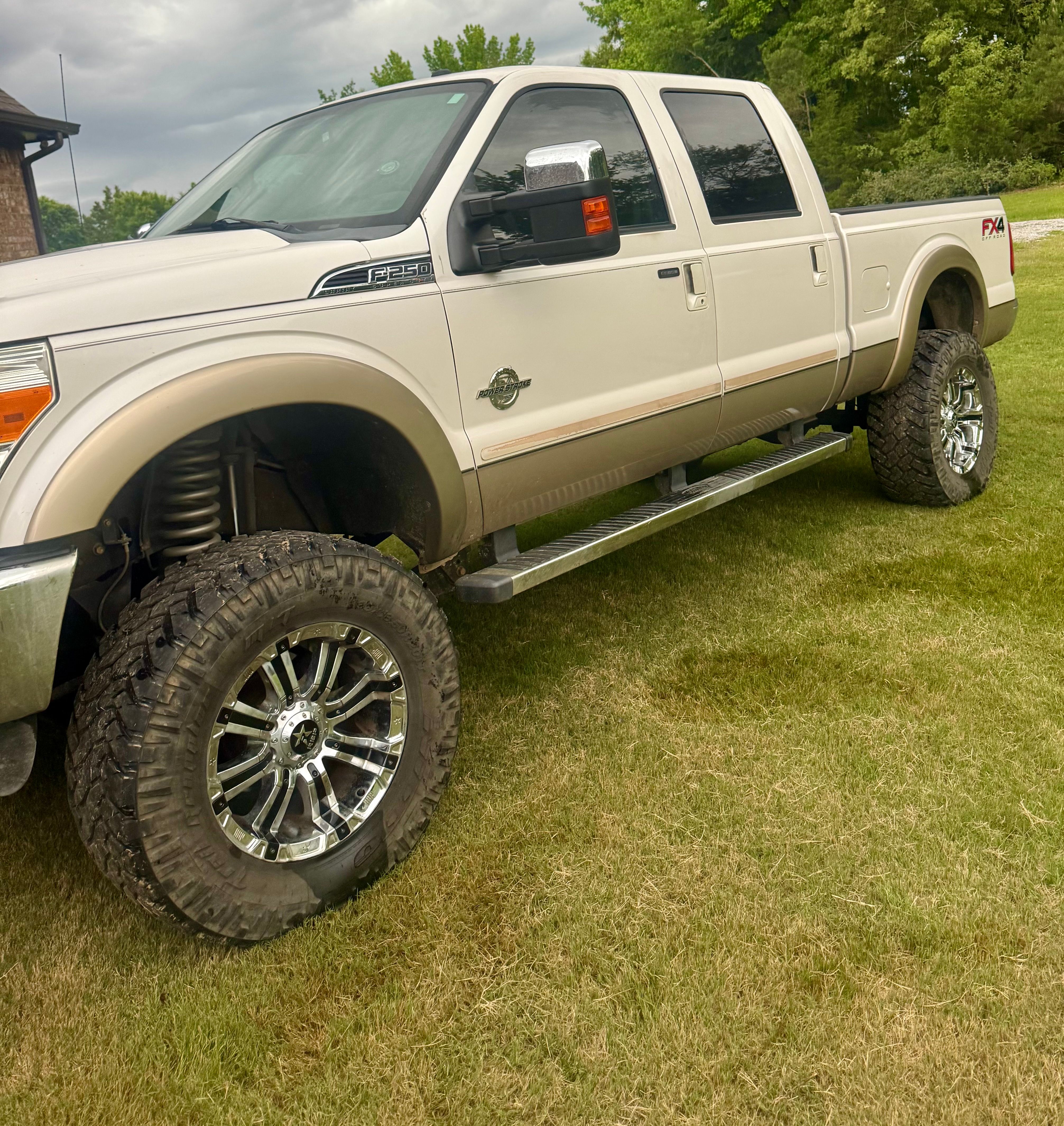 Used 2012 Ford F250 Lariat w/ Lariat Ultimate Pkg AWD/4WD image 6