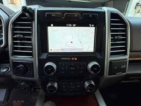 Used 2018 Ford F150 King Ranch w/ Equipment Group 601A Luxury image 17