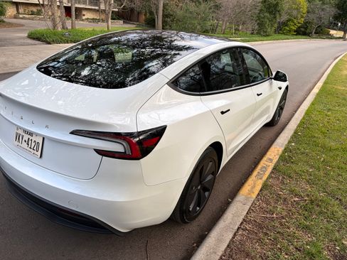 Used 2024 Tesla Model 3 Standard Range image 10
