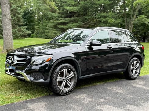 Used 2019 Mercedes-Benz GLC 300 4MATIC image 4