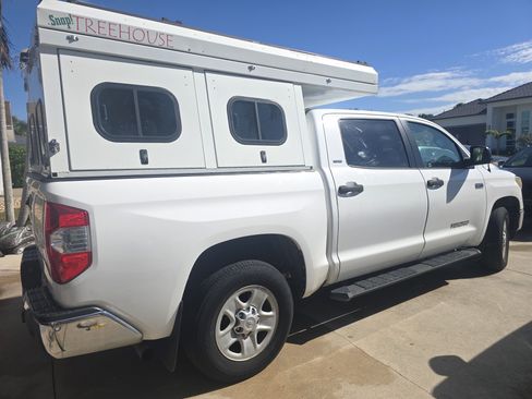 Used 2018 Toyota Tundra SR5 image 5