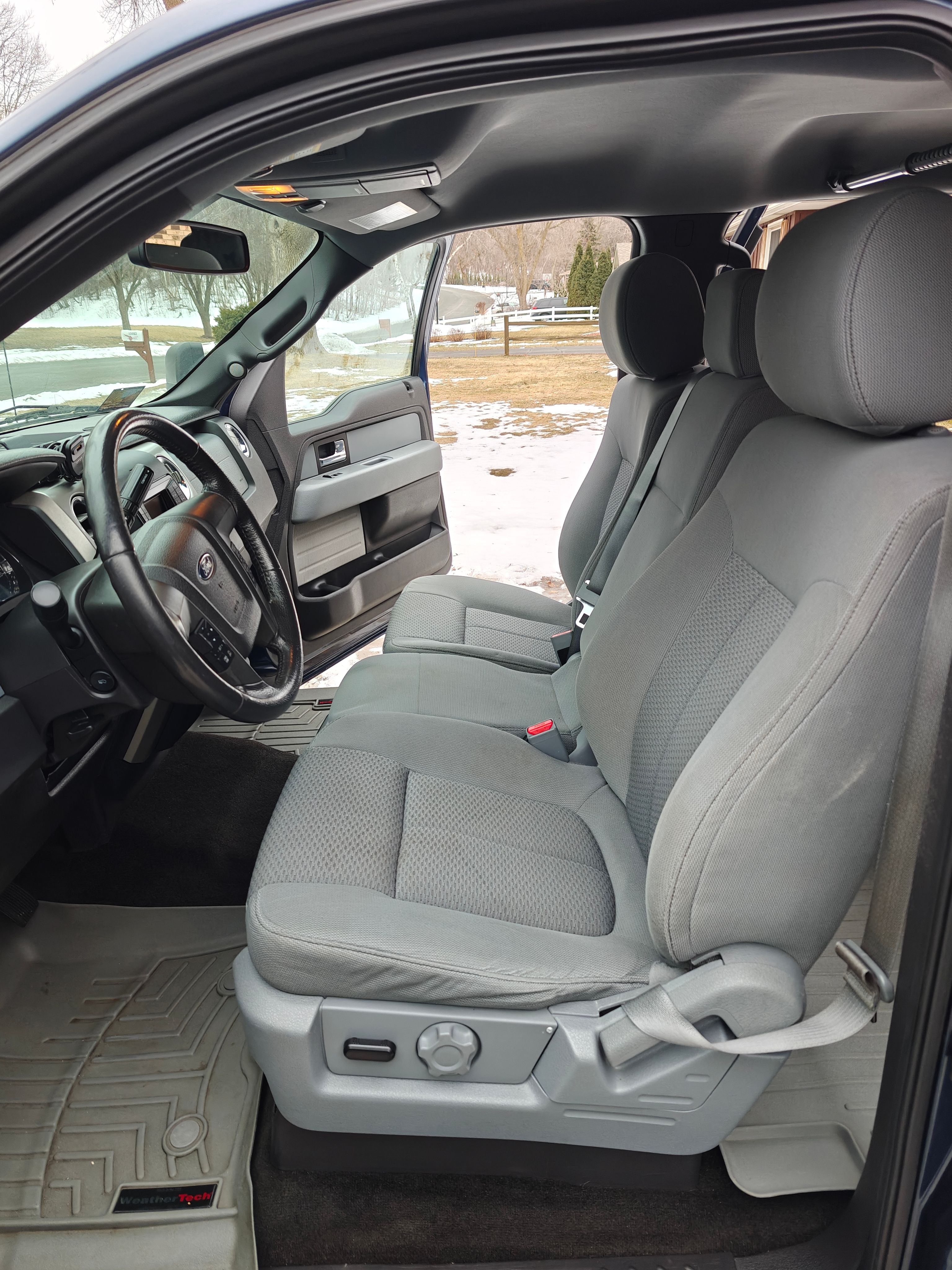 Used 2014 Ford F150 XLT w/ Equipment Group 302A Luxury AWD/4WD image 12