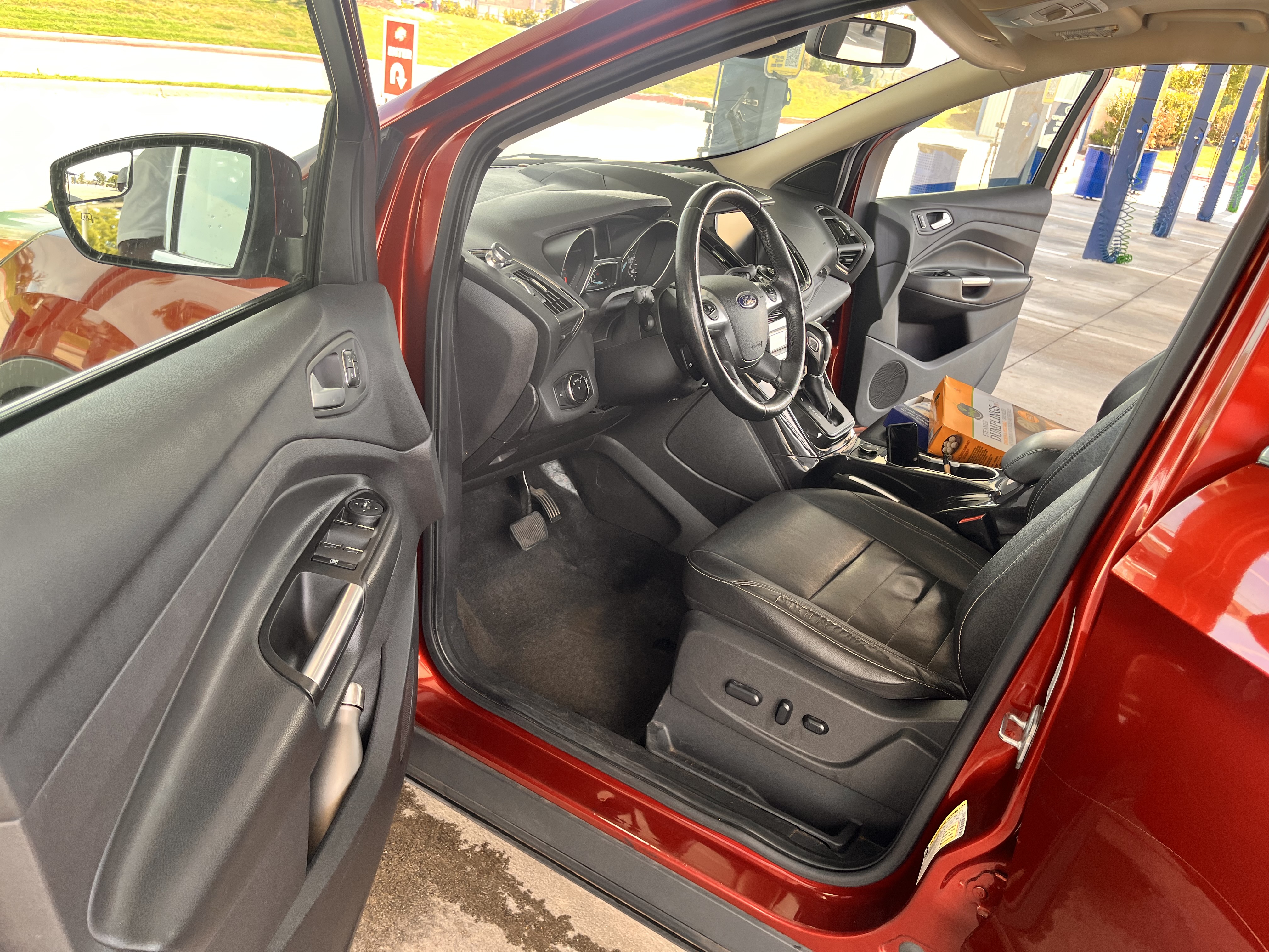 Used 2014 Ford Escape Titanium AWD/4WD image 4