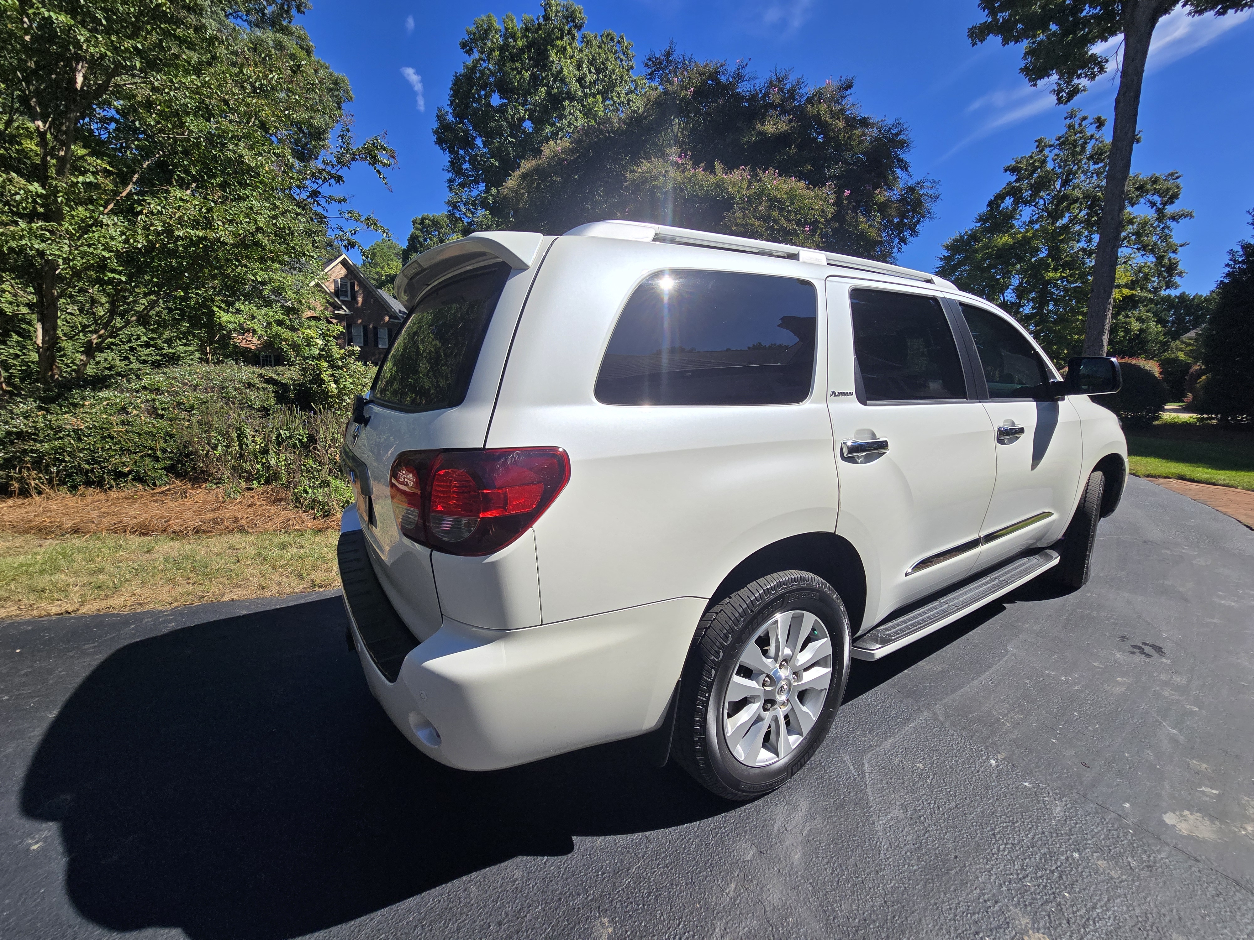 Used 2021 Toyota Sequoia Platinum AWD/4WD image 10