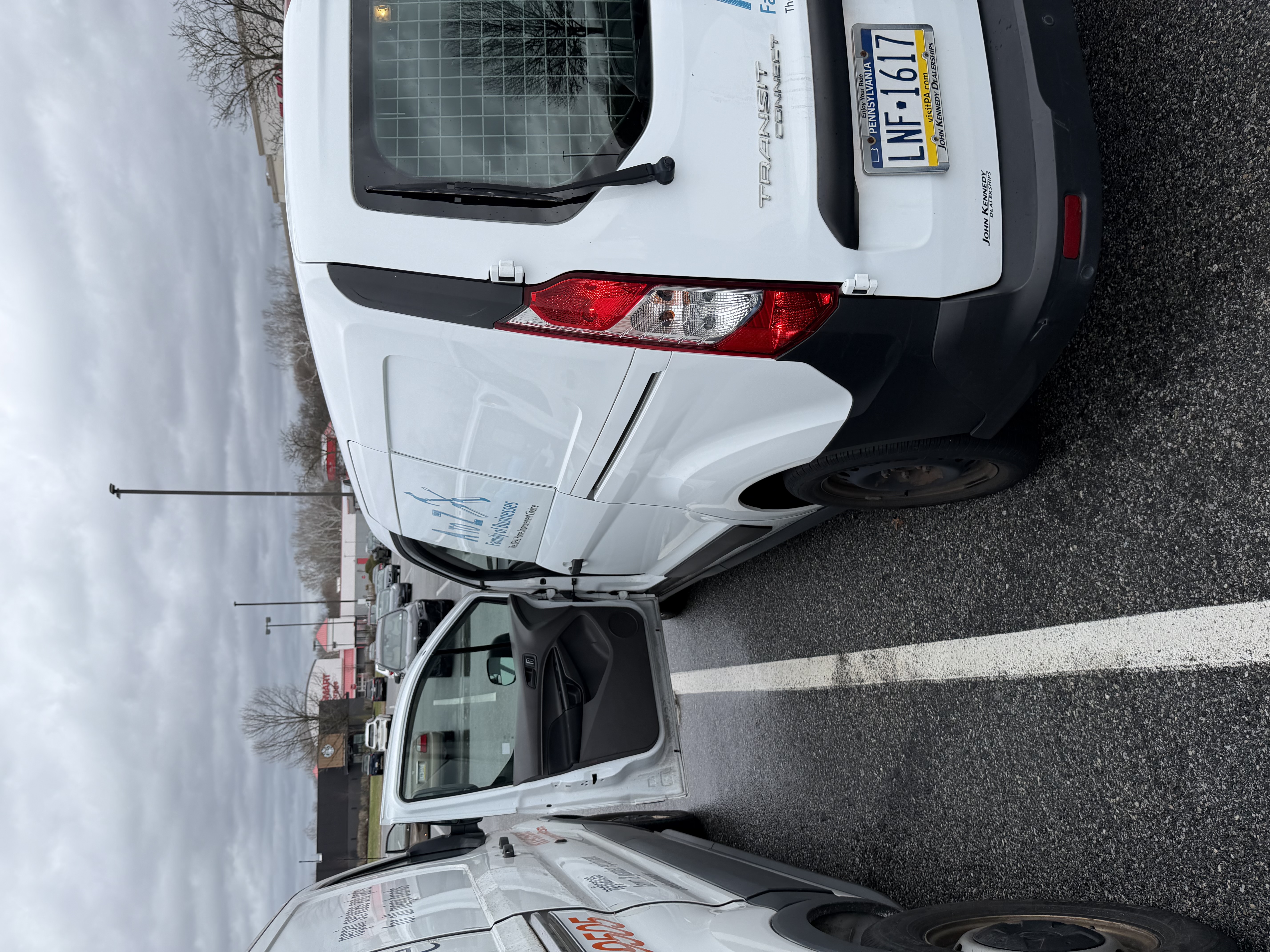 Used 2019 Ford Transit Connect XL FWD image 2
