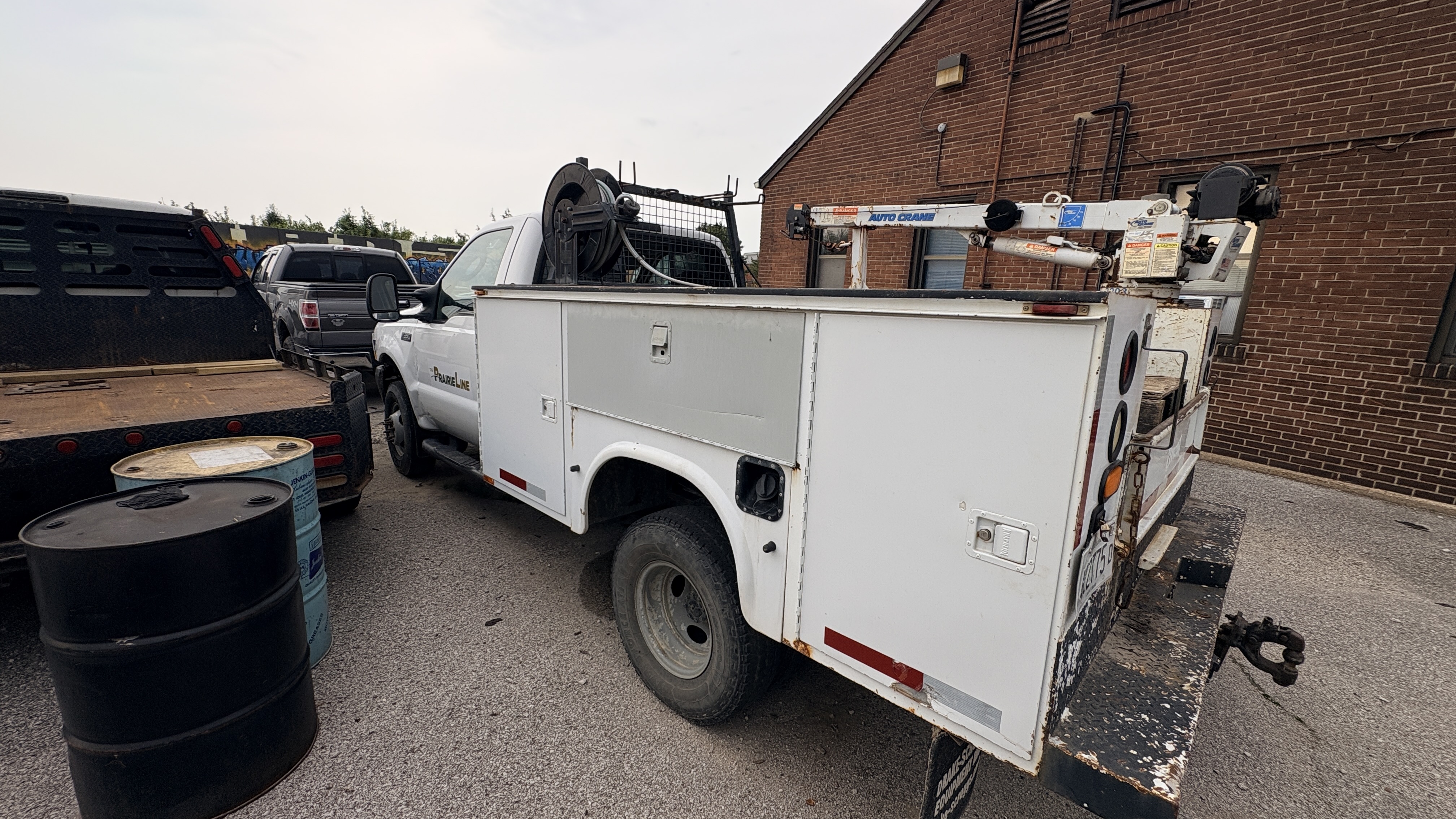 Used 2004 Ford F350 4x4 Regular Cab DRW Super Duty image 2
