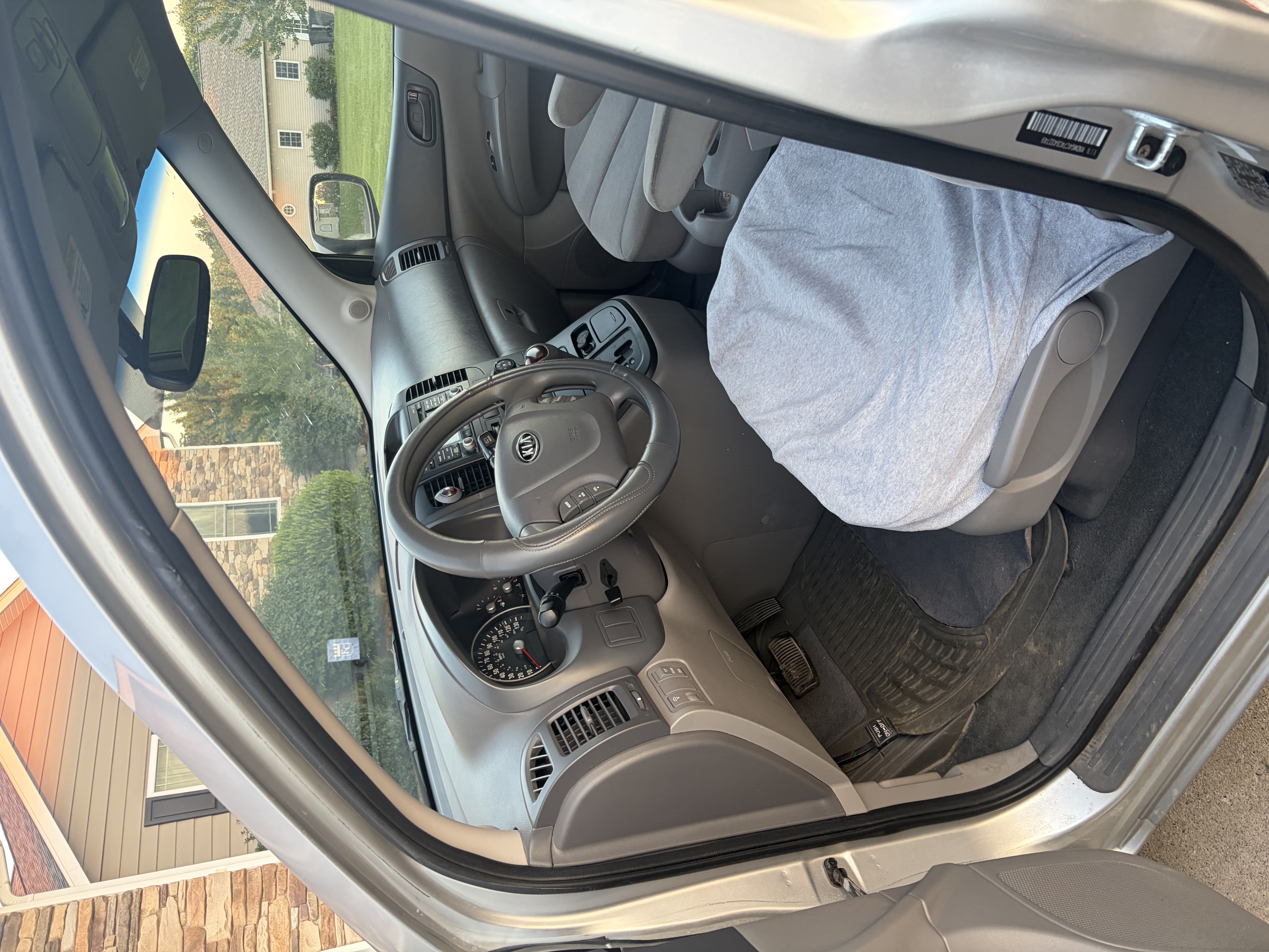 Used 2012 Kia Sedona LX w/ PWR Pkg FWD image 6