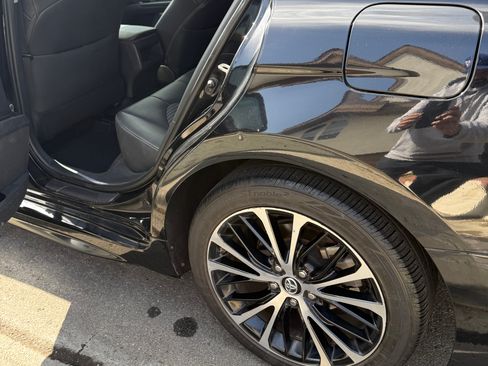 Used 2019 Toyota Camry SE image 8