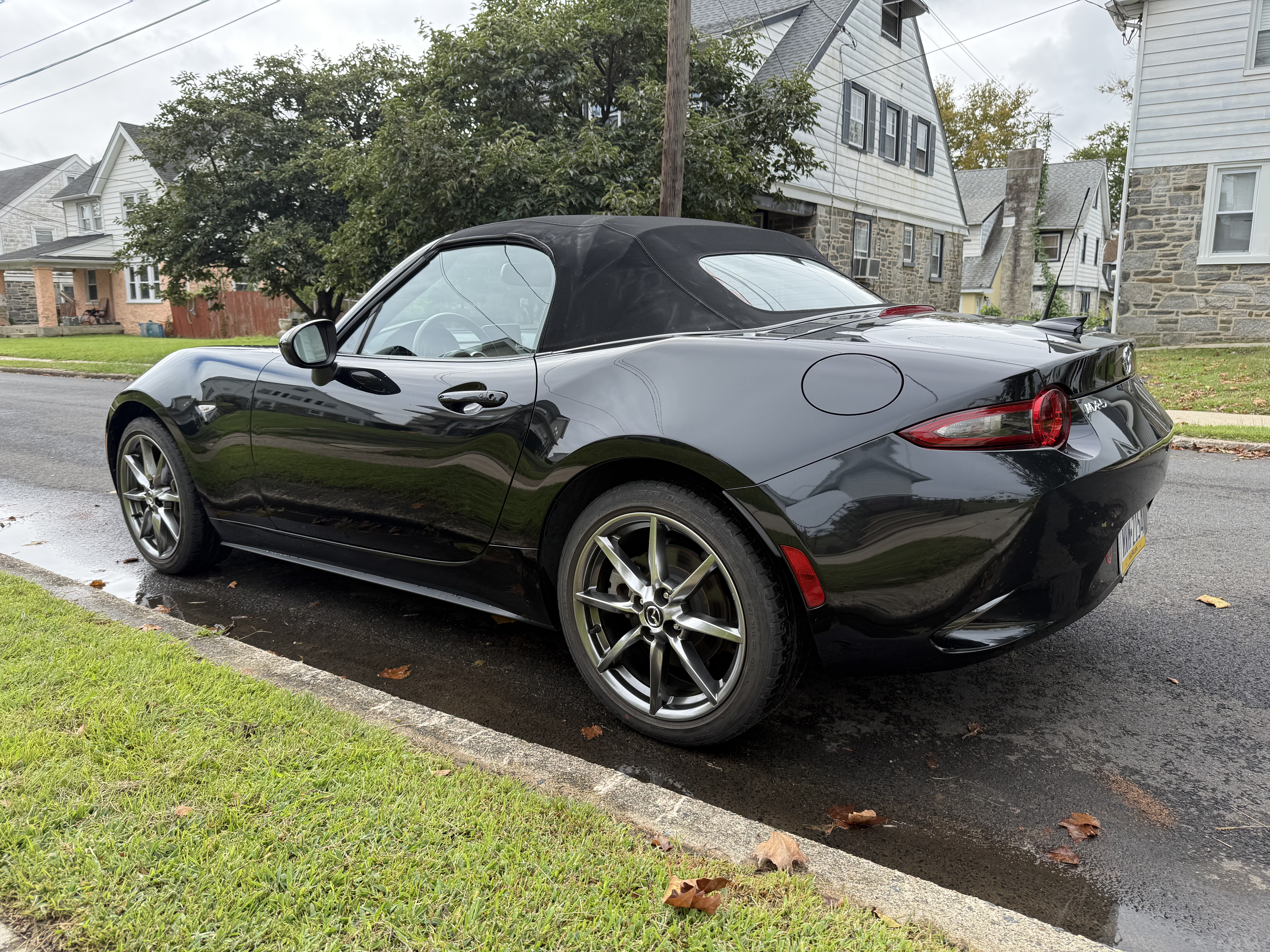 Used 2022 MAZDA MX-5 Miata Grand Touring w/ Weather Package RWD image 2