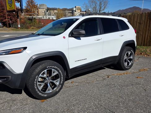 Used 2016 Jeep Cherokee Trailhawk w/ Trailer Tow Group image 1