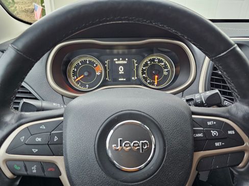 Used 2016 Jeep Cherokee Sport w/ Cold Weather Group image 11