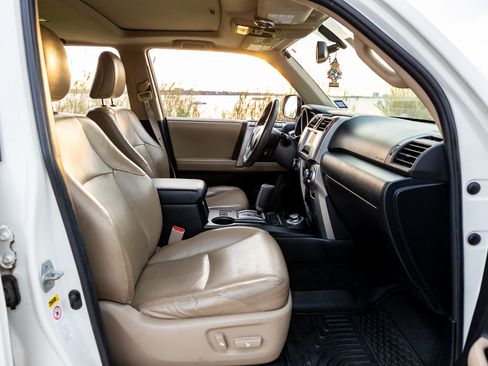 Used 2011 Toyota 4Runner Limited image 14
