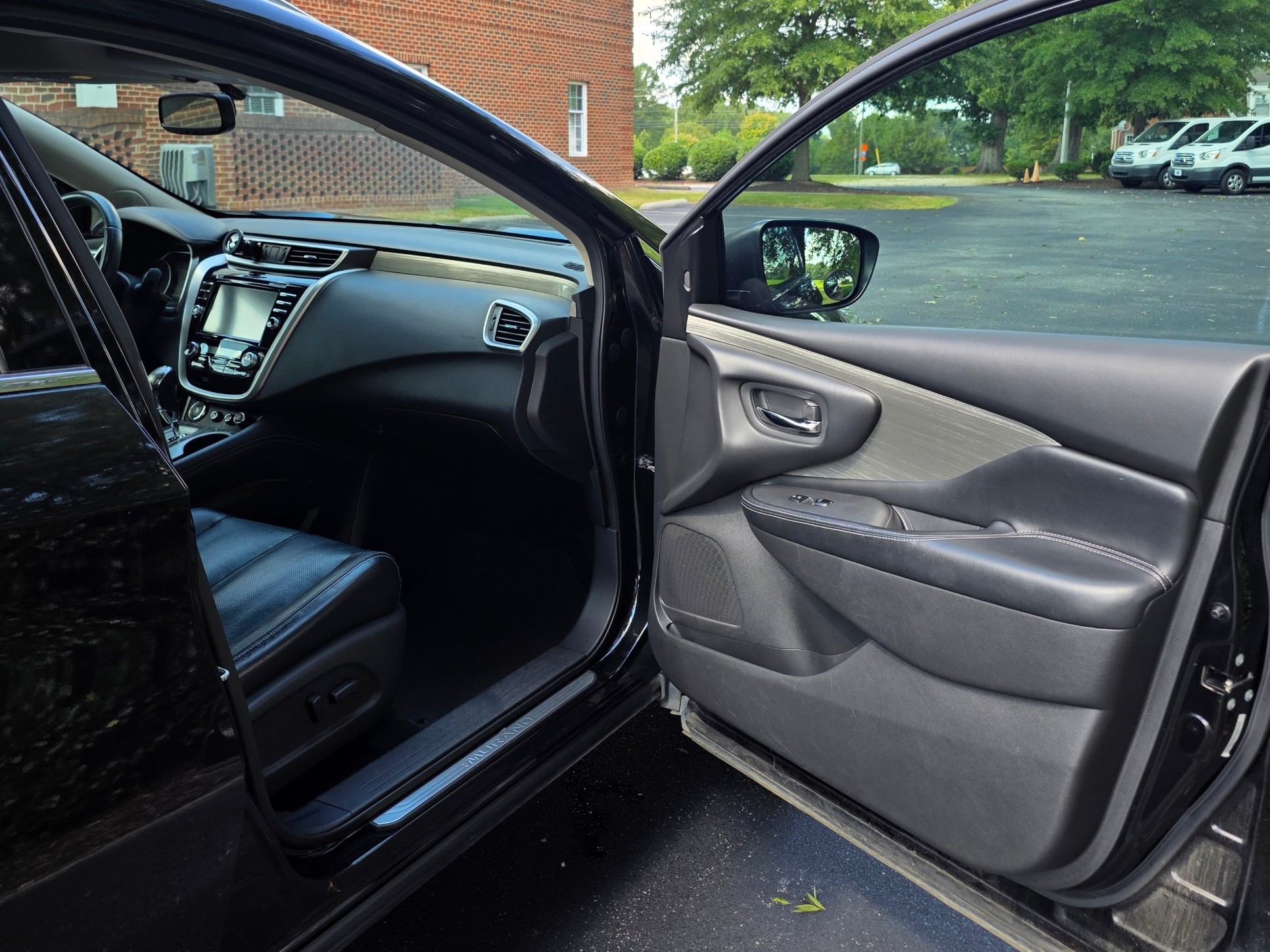 Used 2016 Nissan Murano Platinum w/ Platinum Technology Package FWD image 14