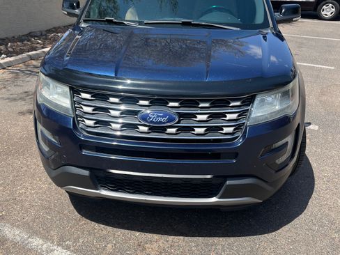 Used 2016 Ford Explorer XLT w/ Equipment Group 201A AWD/4WD image 4