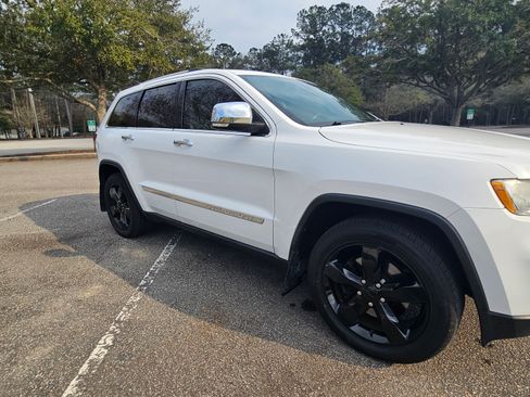 Used 2013 Jeep Grand Cherokee Limited w/ Luxury Group II image 6