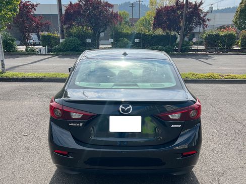 Used 2018 MAZDA MAZDA3 Touring FWD image 4