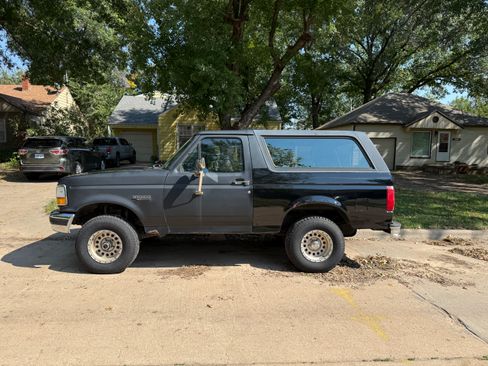 Used 1994 Ford Bronco image 2