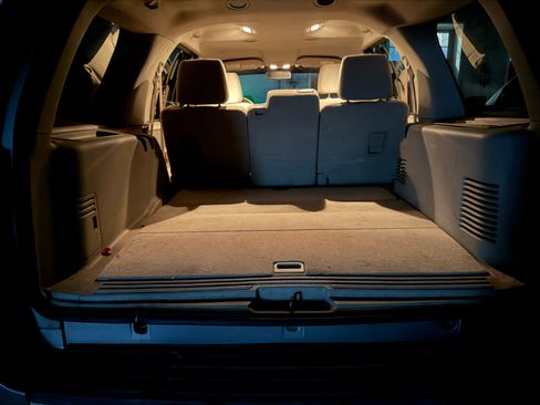 Used 2008 Ford Expedition XLT image 6