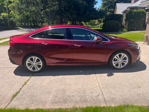 Used 2016 Chevrolet Cruze Premier FWD image 2
