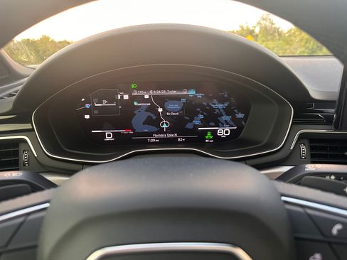 Used 2023 Audi A4 2.0T Premium Plus image 8