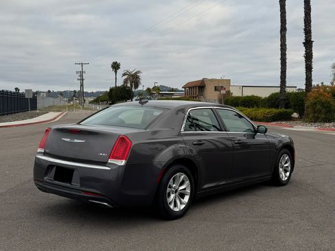 Used 2015 Chrysler 300 Limited RWD image 12