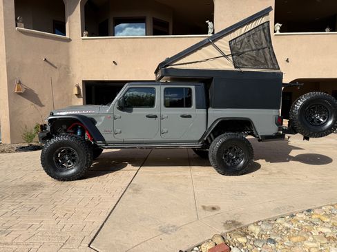 Used 2021 Jeep Gladiator Rubicon AWD/4WD image 5