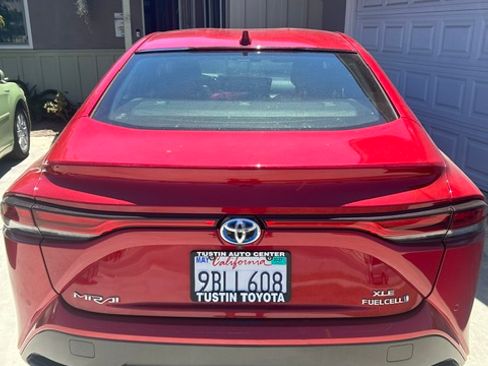 Used 2022 Toyota Mirai w/ Advanced Technology Package RWD image 6