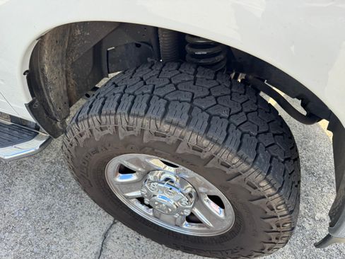 Used 2024 RAM 2500 Tradesman w/ Chrome Appearance Group image 11