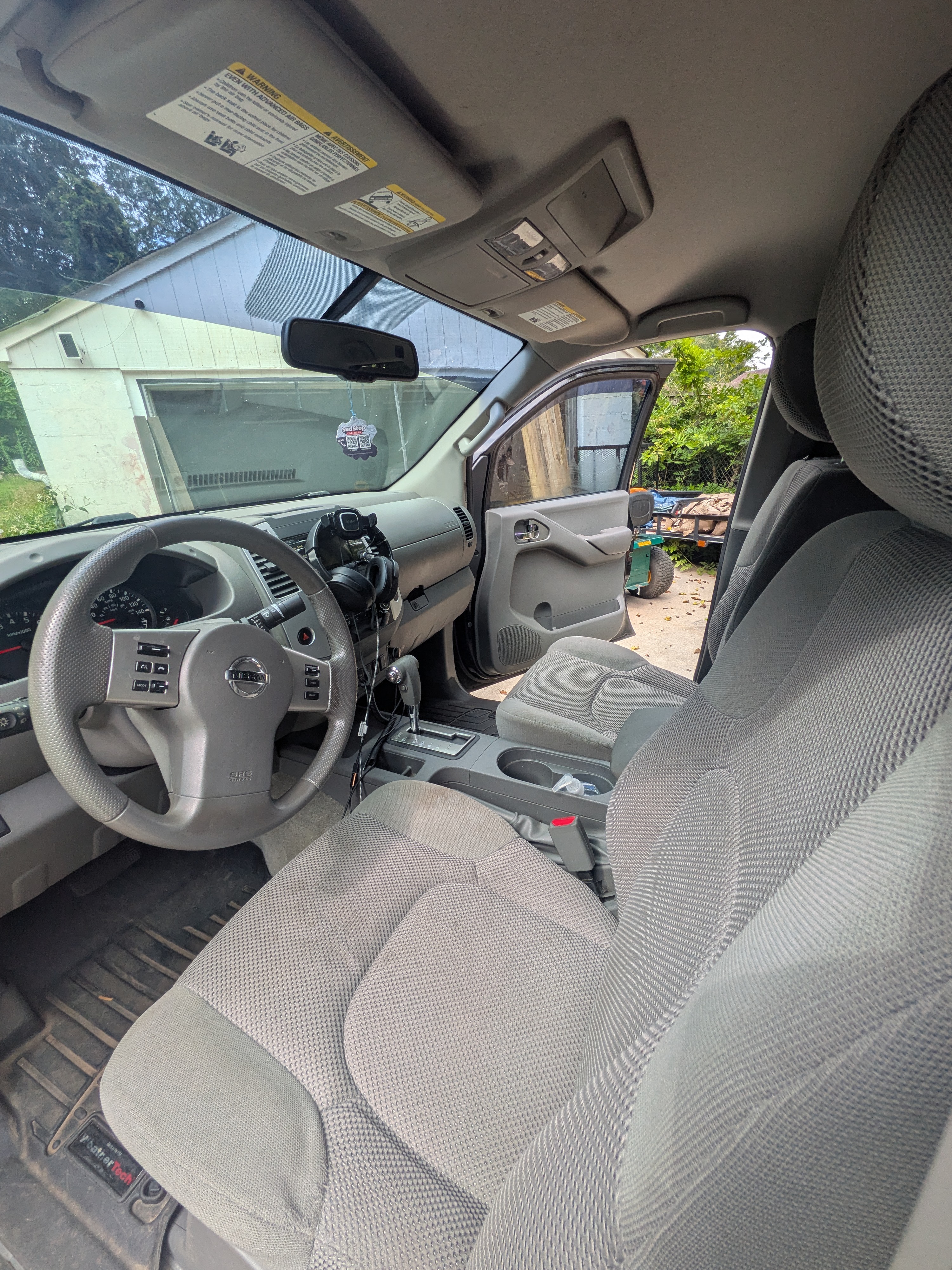 Used 2014 Nissan Frontier SV w/ SV Value Truck Package RWD image 4