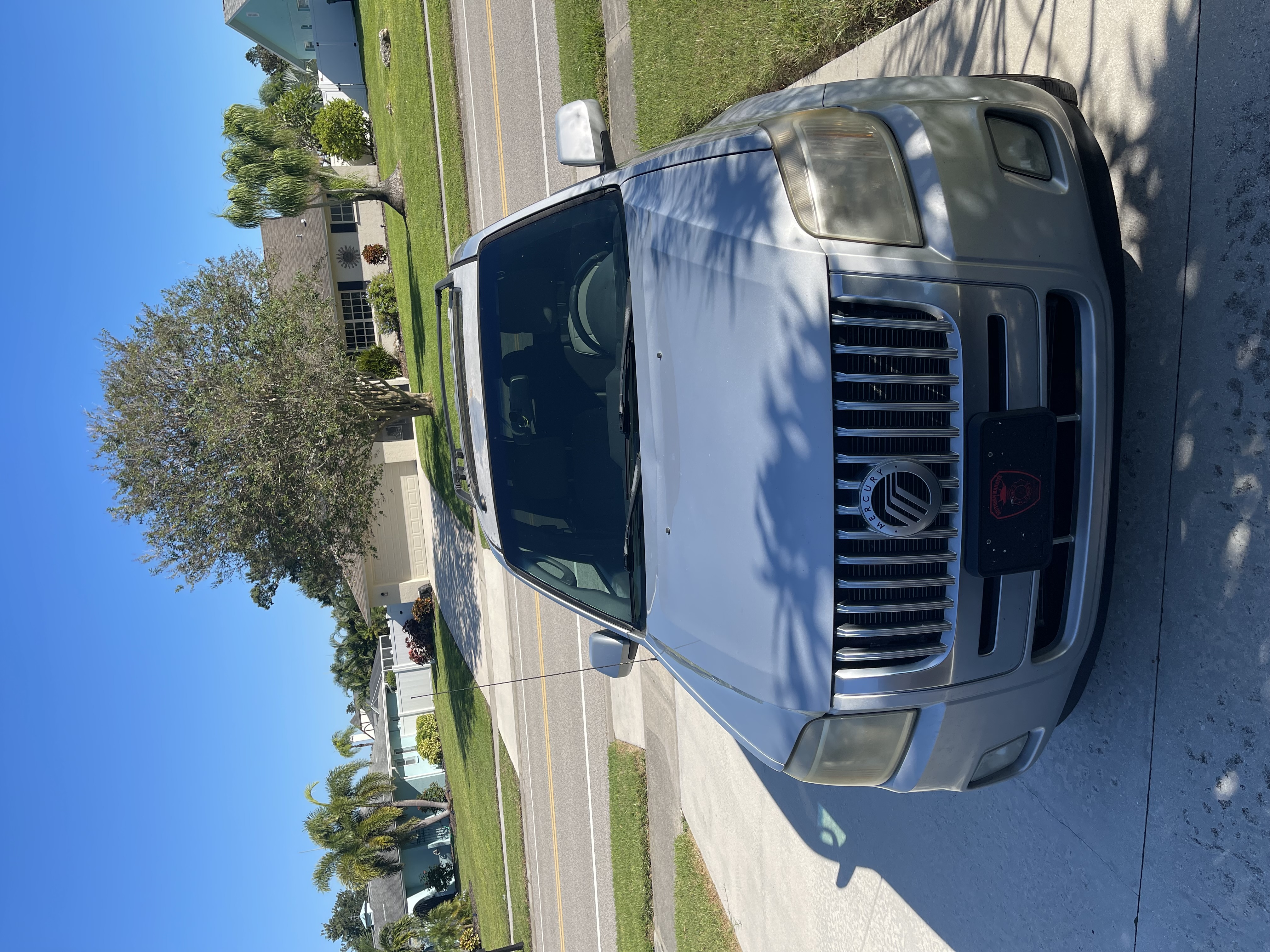Used 2010 Mercury Mariner Premier FWD image 4
