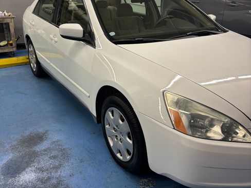 Used 2004 Honda Accord LX image 9