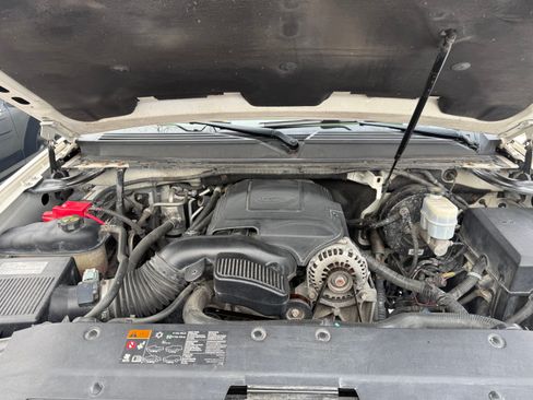 Used 2012 Chevrolet Suburban LTZ image 17