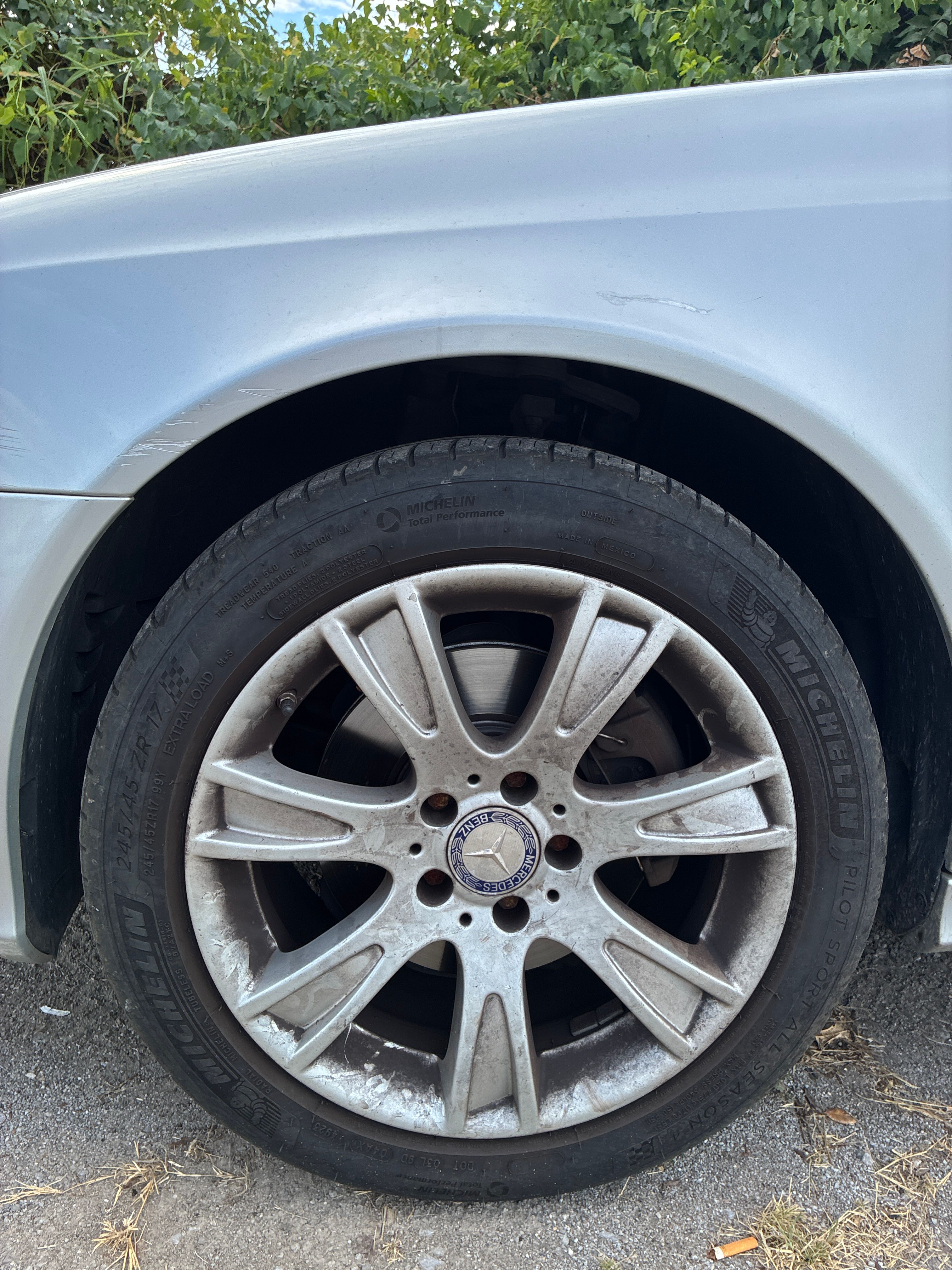 Used 2009 Mercedes-Benz E 350 4MATIC Sedan image 12
