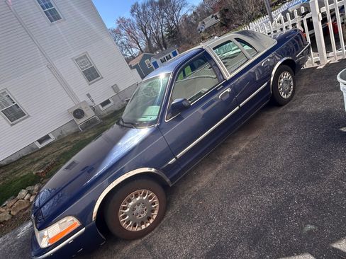 Used 2004 Mercury Grand Marquis GS RWD image 1