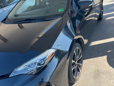 Used 2018 Toyota Corolla SE w/ SE Premium Package image 8