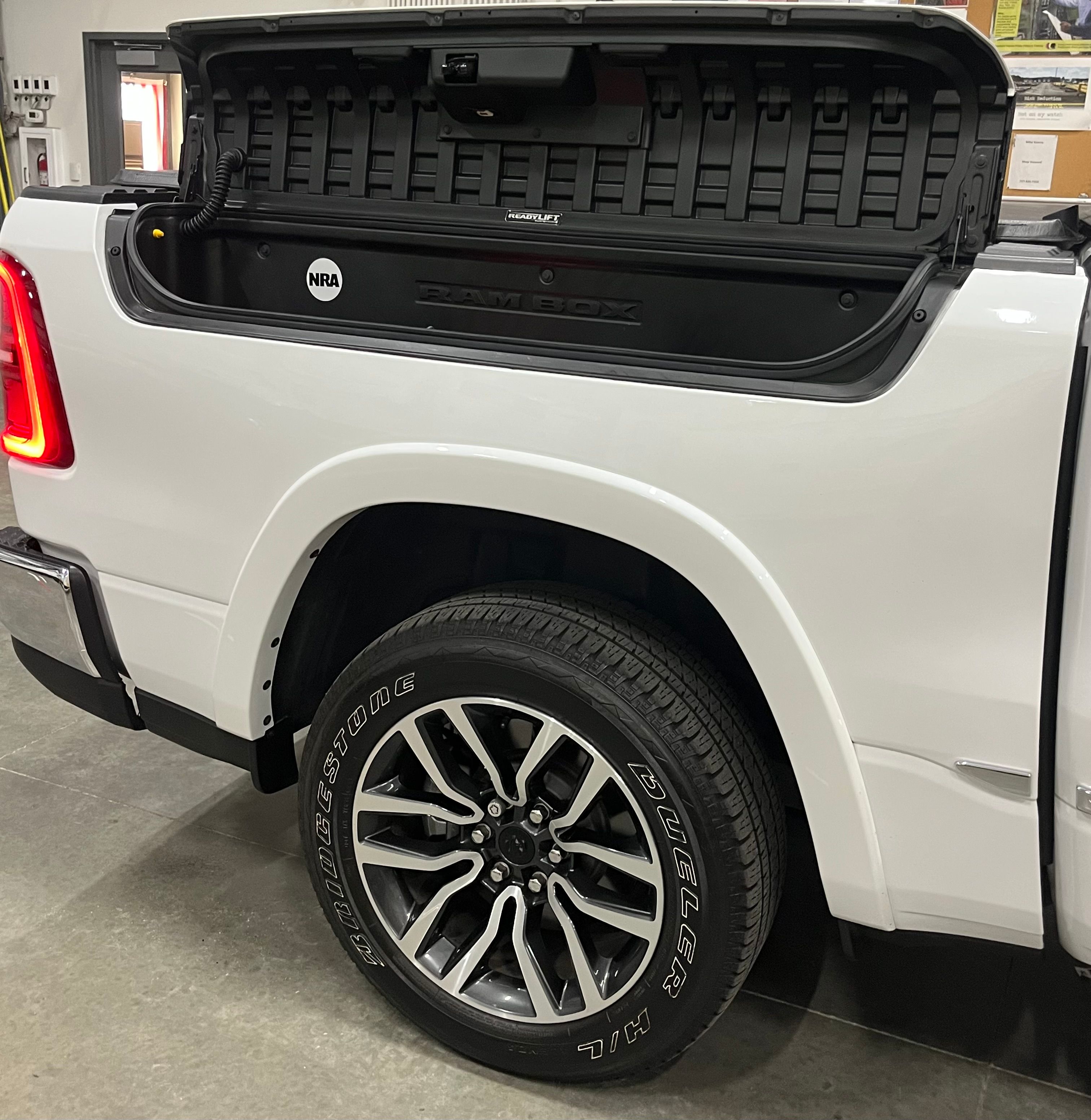 Used 2025 RAM 1500 Limited AWD/4WD image 6