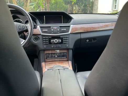 Used 2012 Mercedes-Benz E 350 4MATIC Sedan image 8