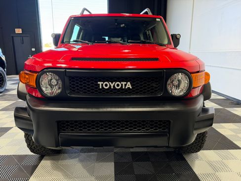 Used 2012 Toyota FJ Cruiser 4WD image 11