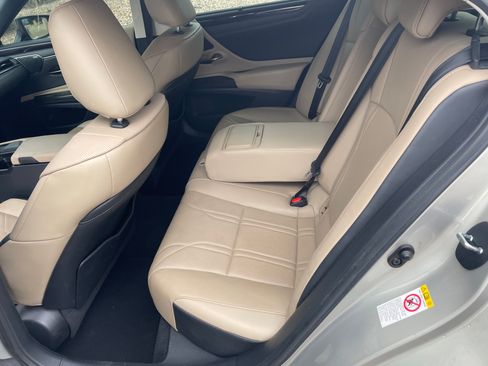 Used 2019 Lexus ES 350 Ultra Luxury image 14