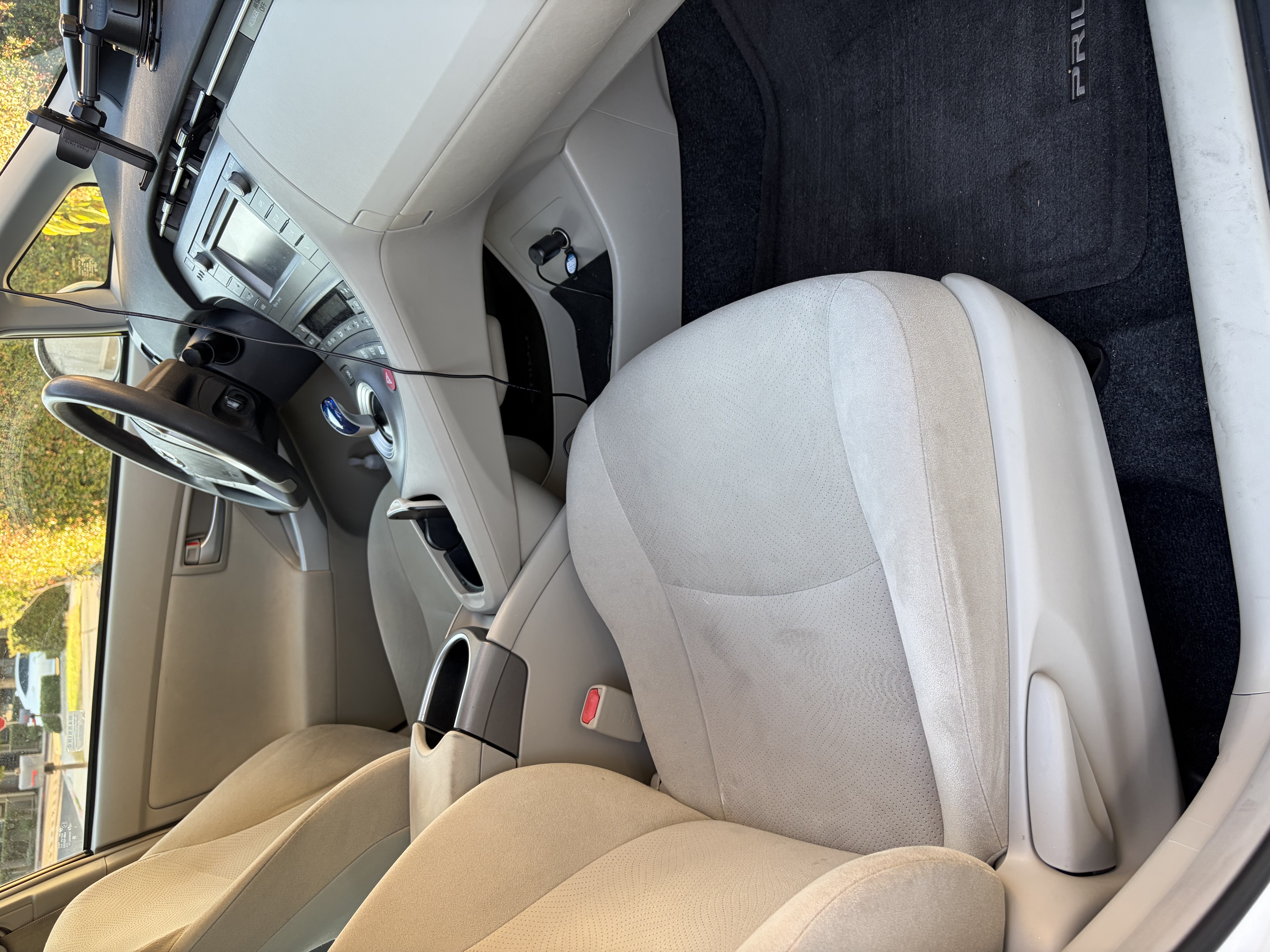 Used 2015 Toyota Prius Three w/ Solar Roof Package FWD image 10