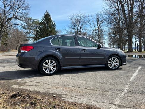 Used 2013 Subaru Legacy 3.6R Limited image 6