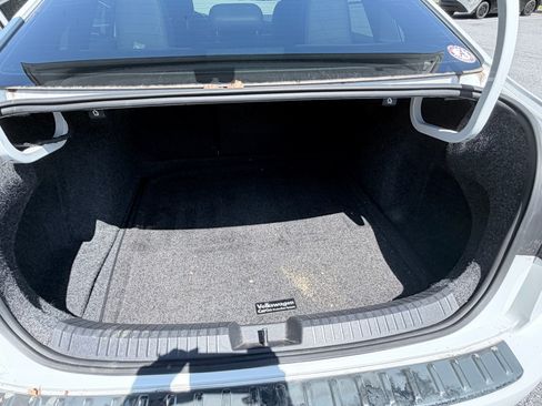 Used 2019 Volkswagen Jetta R-Line w/ R-Line Cold Weather Package FWD image 14