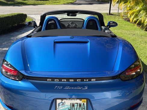 Used 2017 Porsche 718 Boxster S image 17