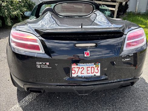 Used 2009 Saturn Sky Red Line w/ Weekend Getaway Package image 6