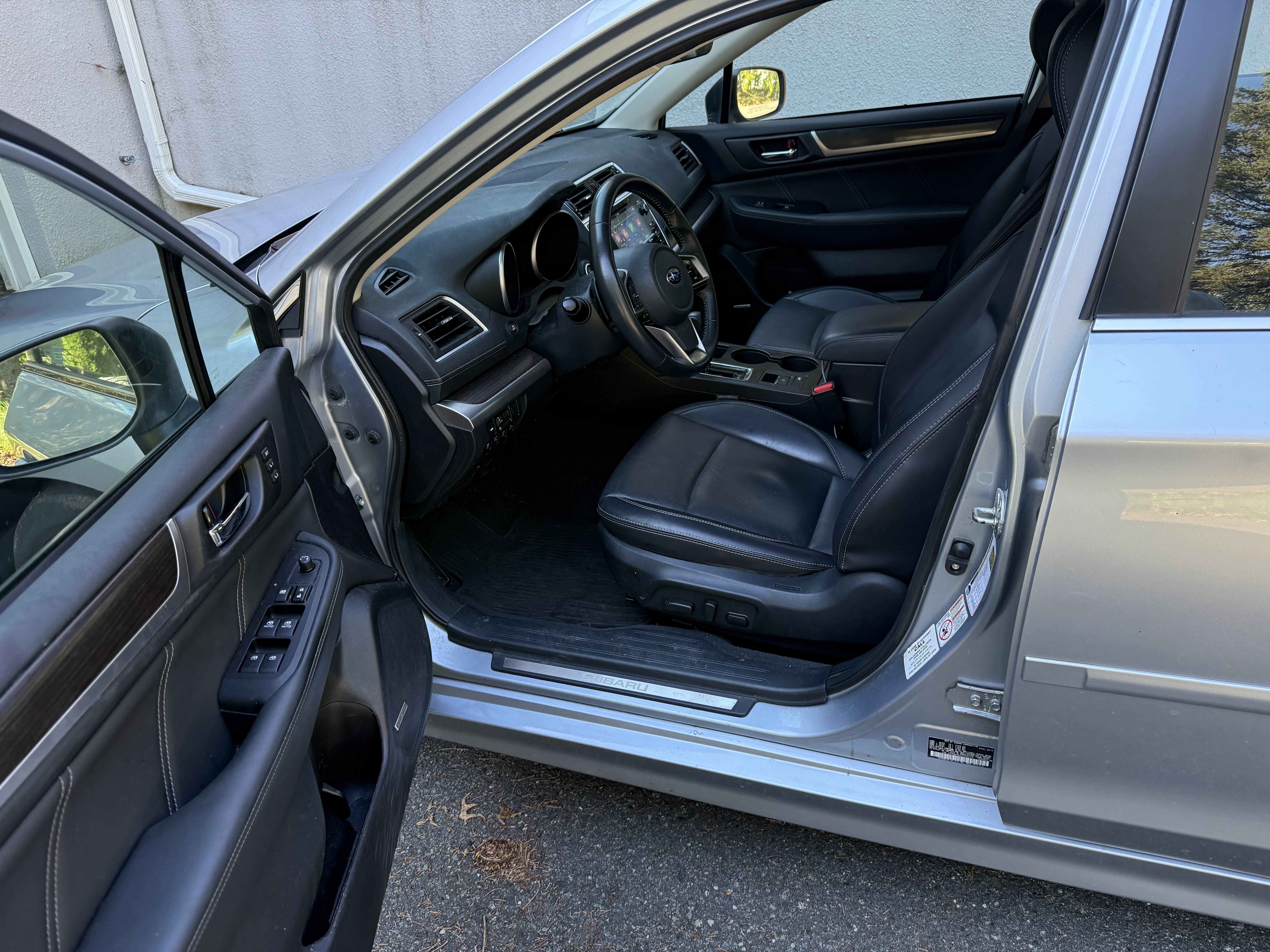 Used 2018 Subaru Legacy 3.6R Limited AWD/4WD image 8