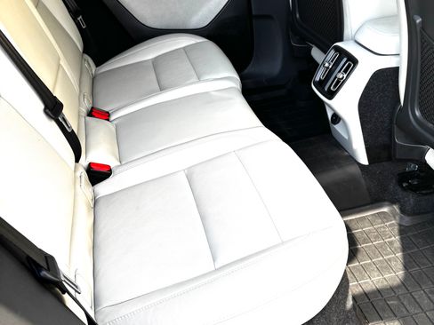 Used 2019 Volvo XC40 T5 Inscription image 5